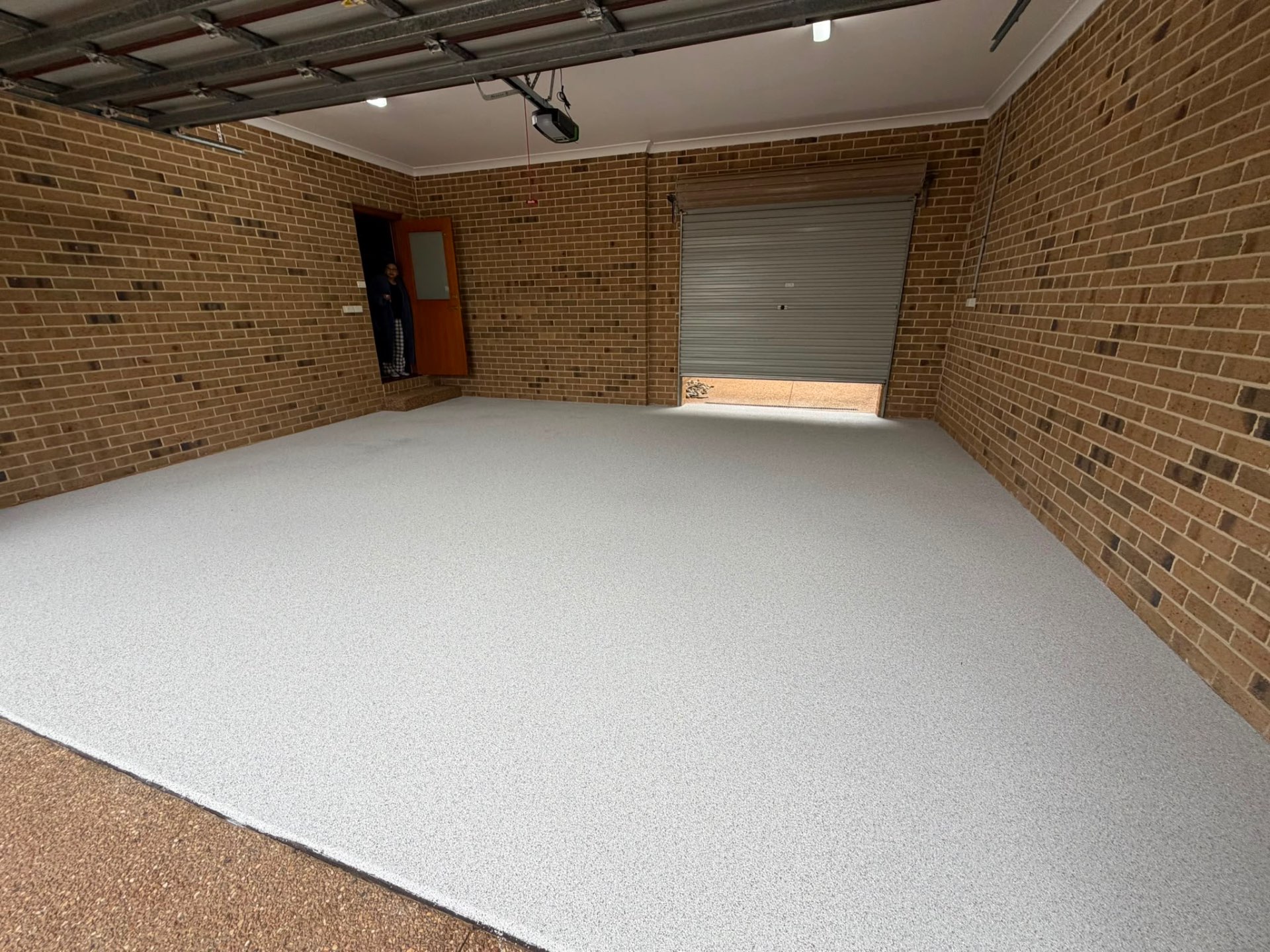 white-flake-epoxy-garage-floor-coating-toronto-after